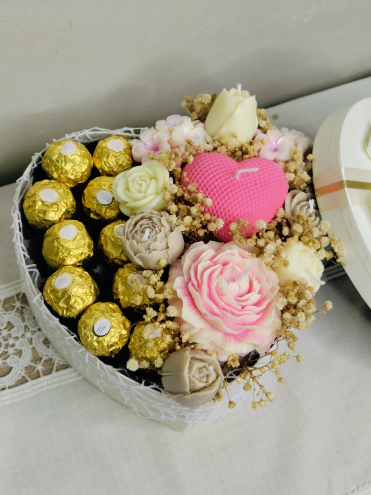 Mise en scène luxueuse du coffret Coeur Impérial